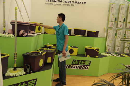 �Ϻ�չ��(hu��)